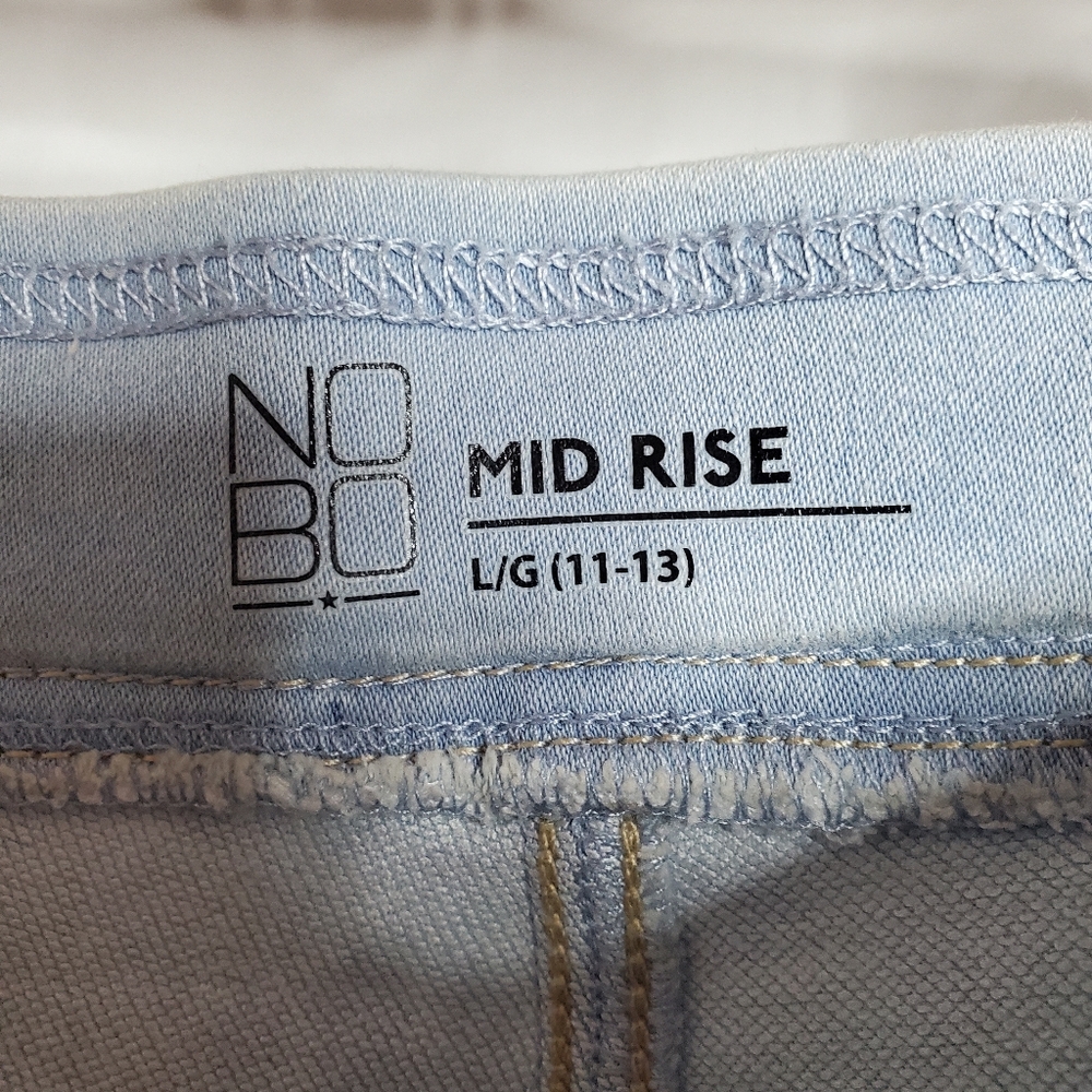 Mid Rise Stretch No Boundaries size L Large 11-13 Light Wash Denim Jean look - Picture 3 of 7